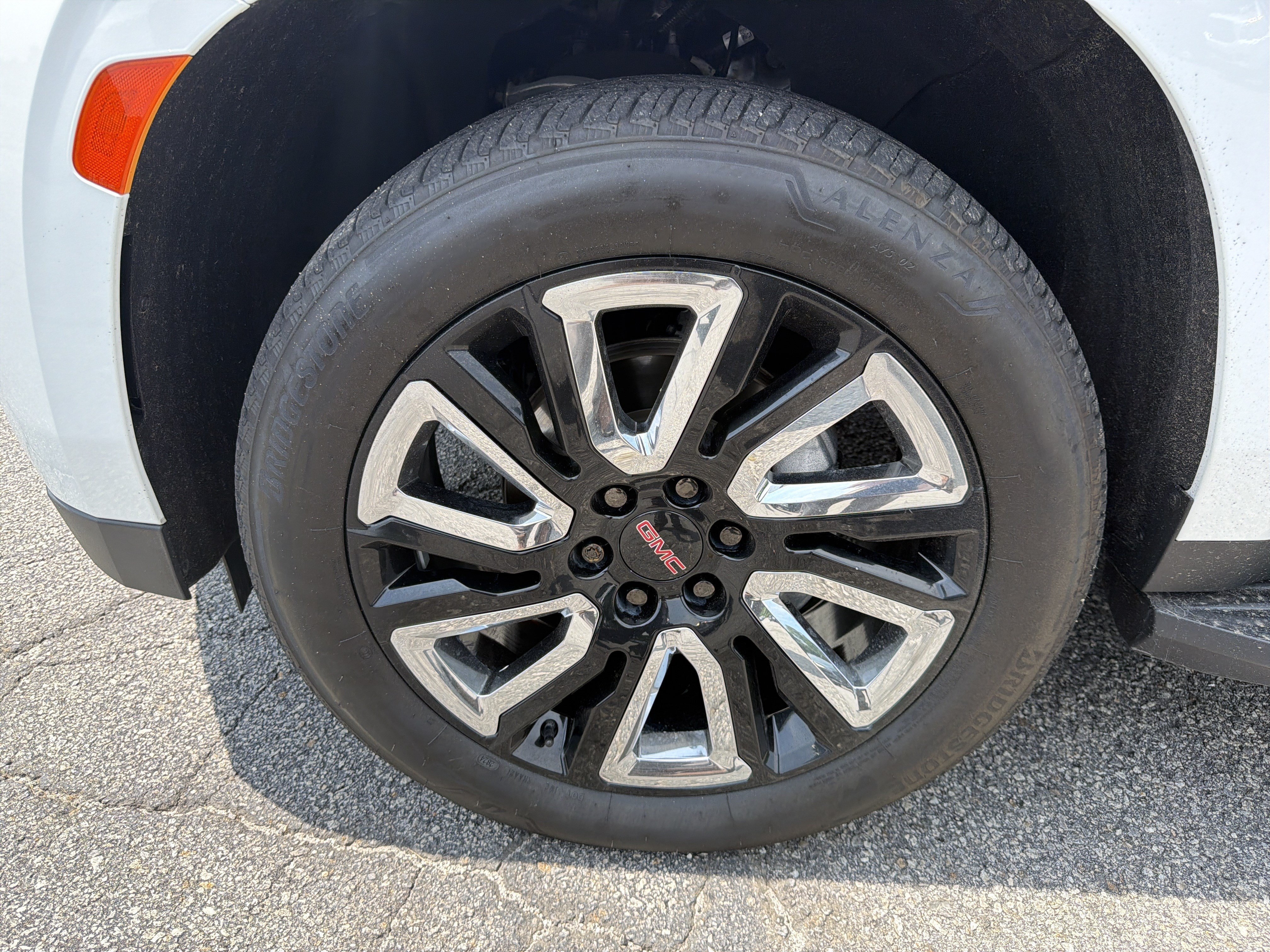 2021 GMC Yukon XL SLT - Photo 11