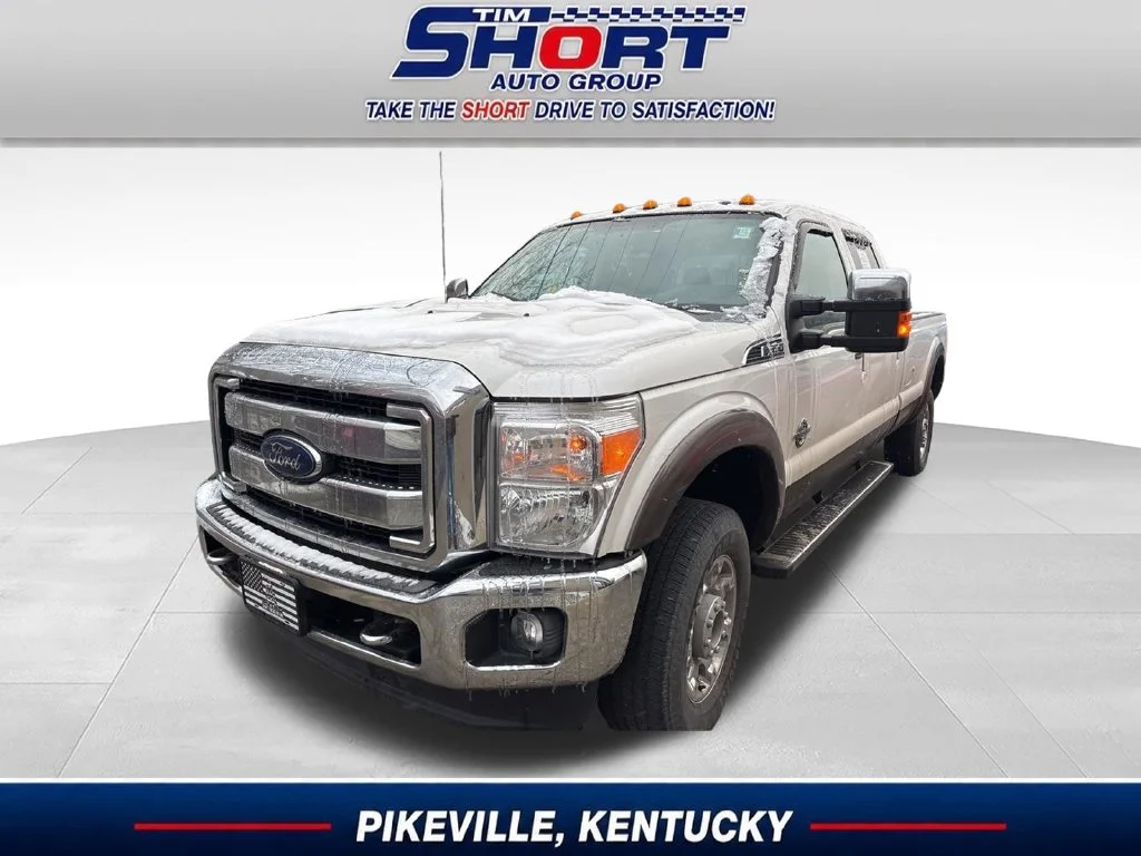 Used 2016  Ford Lariat image 1