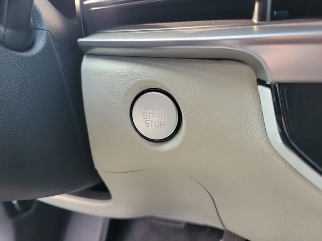 New 2026 Wolf Gray Kia S image 27