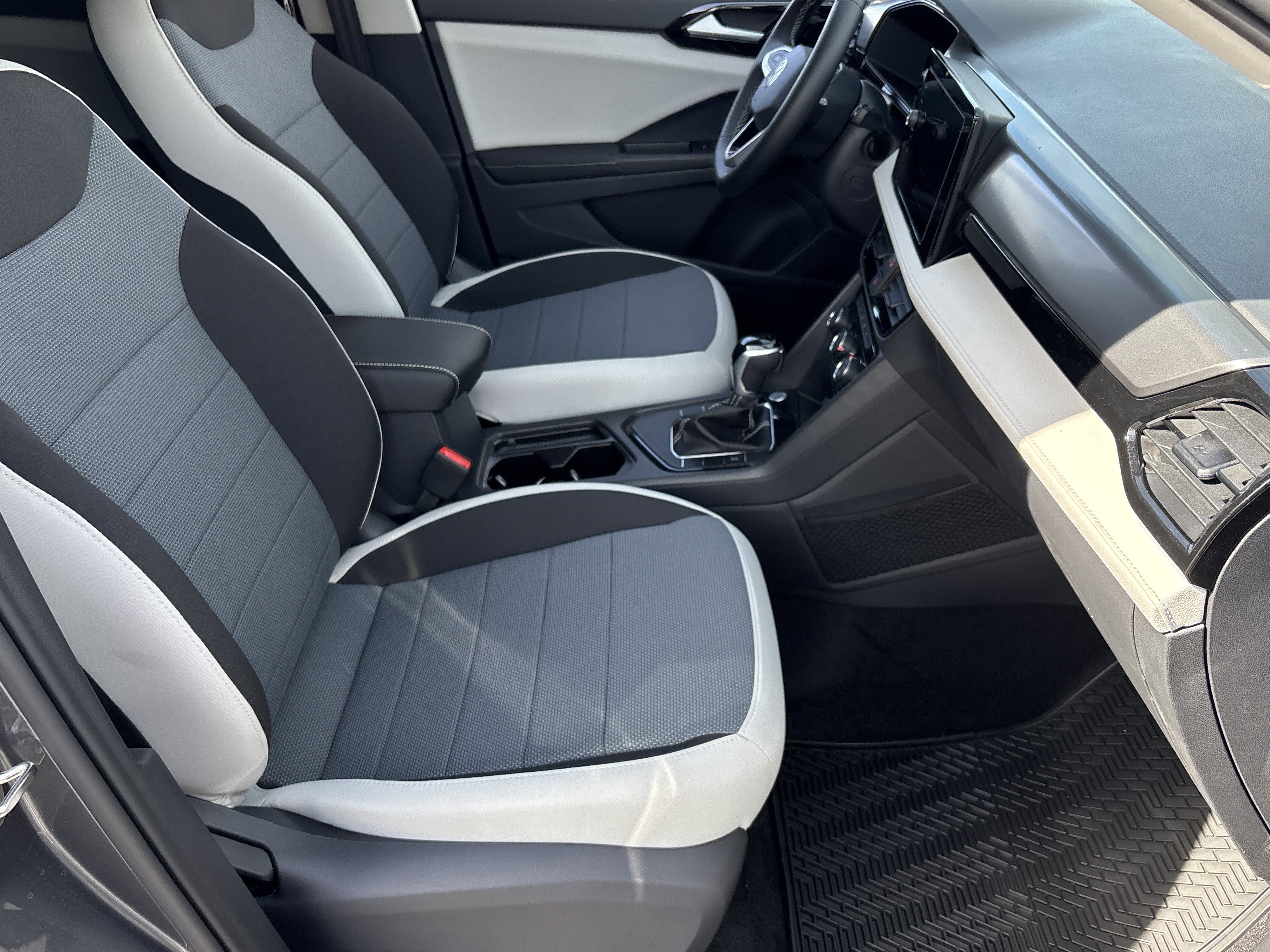 New 2026 Platinum Gray Metallic Volkswagen S image 7