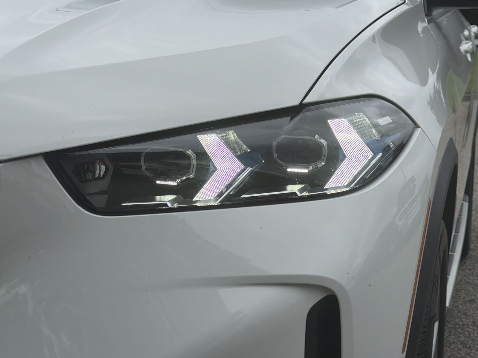Used 2026 White BMW xDrive40i image 40