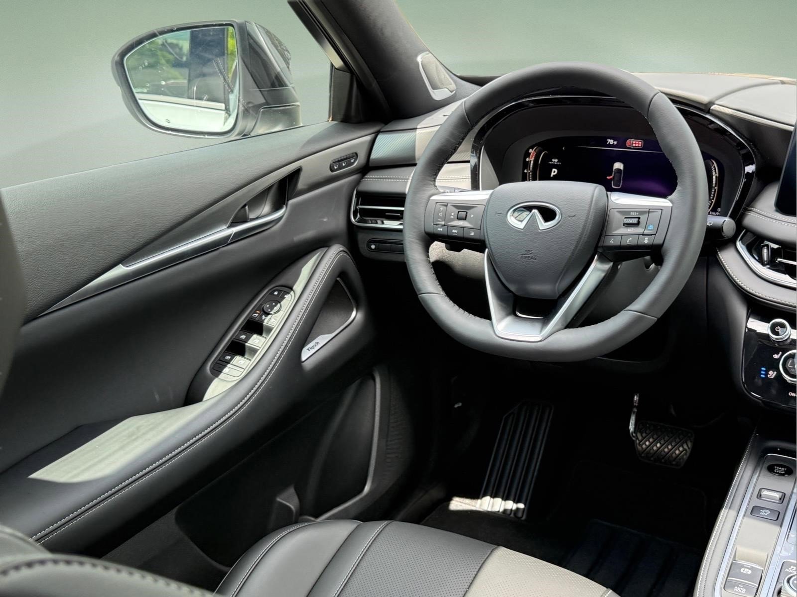 New 2027 RADIANT WHITE INFINITI Sport AWD image 10