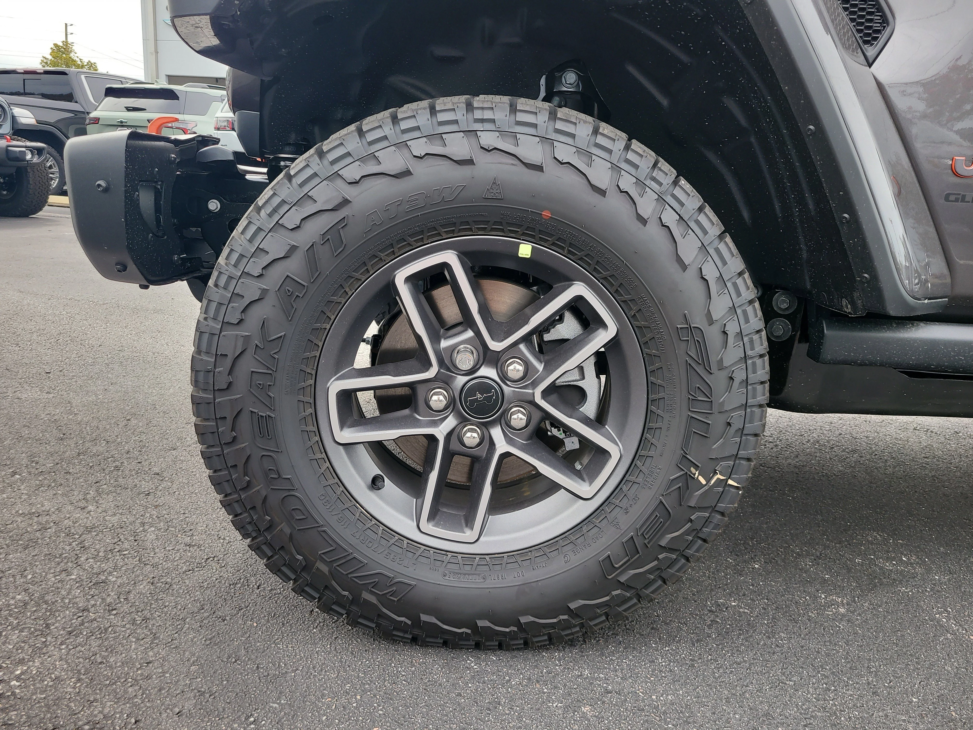New 2026 Granite Crystal Metallic Clearcoat Jeep Mojave X image 10