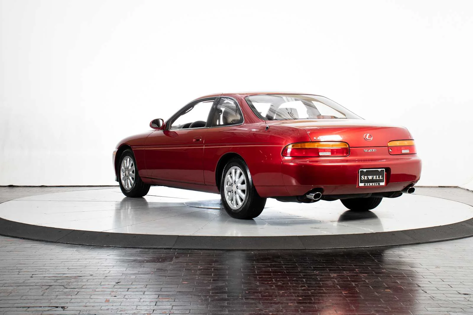 Used 1992 GARNET PEARL Lexus  image 4