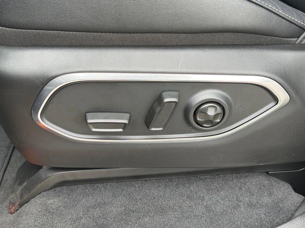 New 2026 High Gloss Black Exterior Paint Jeep Limited Reserve image 21