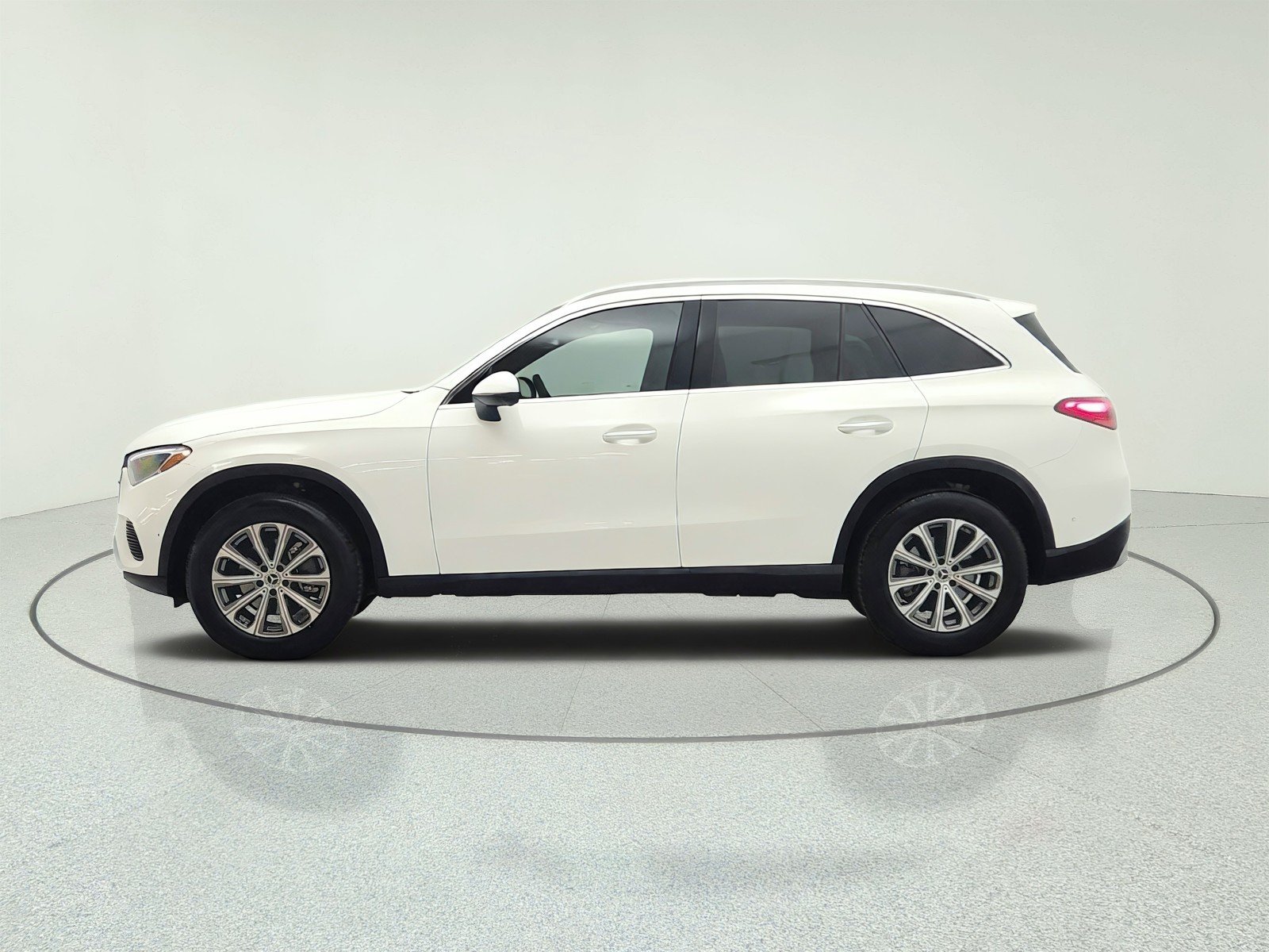 Used 2024 Polar White Mercedes-Benz GLC 300 4MATIC® SUV image 8