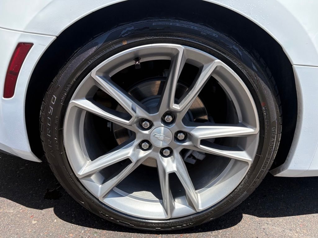 Used 2021 White Chevrolet 1LT image 5