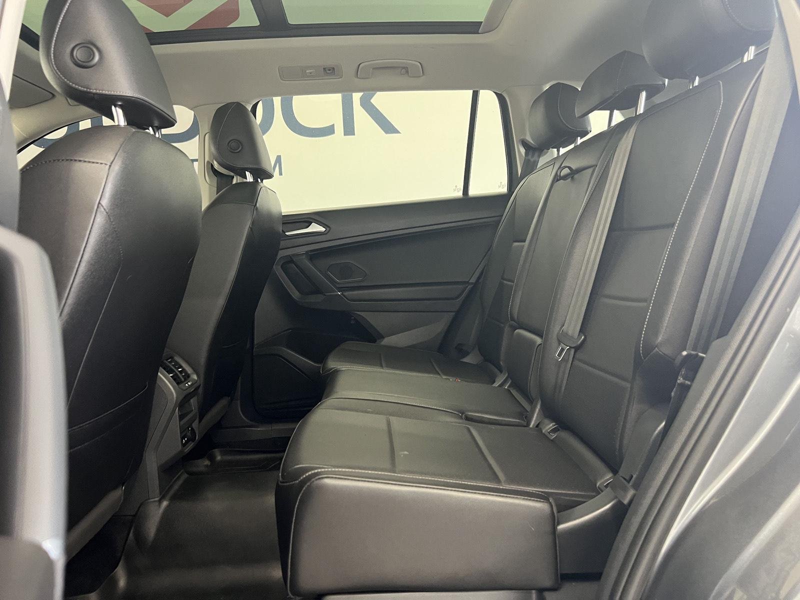 Used 2020 Platinum Gray Metallic Volkswagen SEL image 24