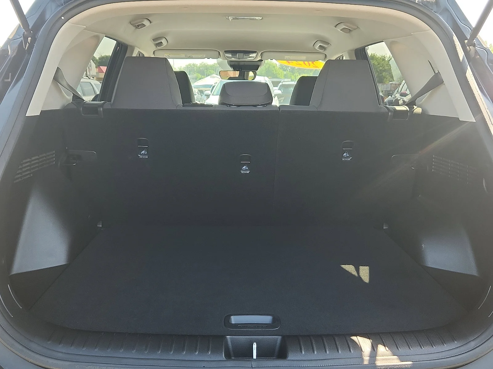 Used 2024 Black Kia LX image 28