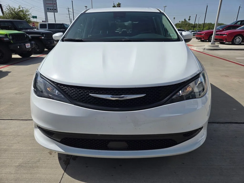 Used 2023 White Chrysler LX image 8