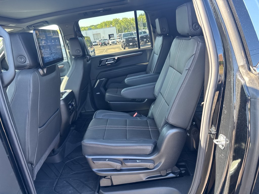 2026 Chevrolet Suburban High Country - Photo 24