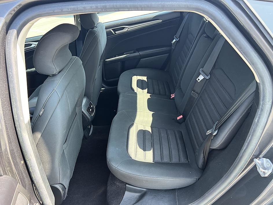 Used 2019 Magnetic Ford SE image 14