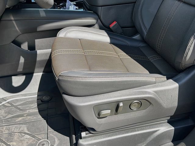 2026 Chevrolet Suburban High Country - Photo 21