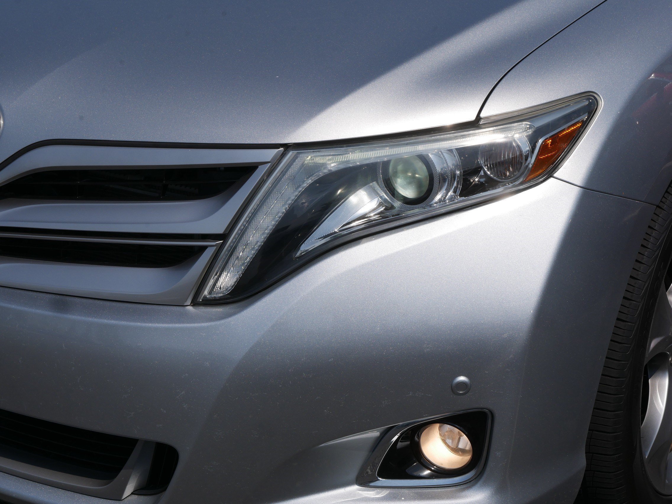 Used 2015 Celestial Silver Metallic Toyota Limited image 16