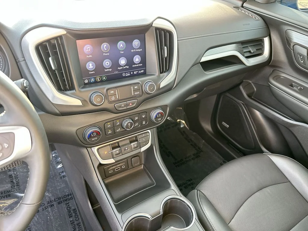 Used 2024  GMC SLT image 6