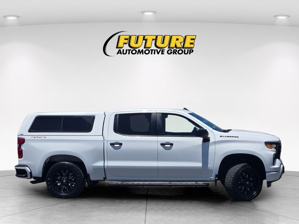 Used 2023 White Chevrolet Custom image 3