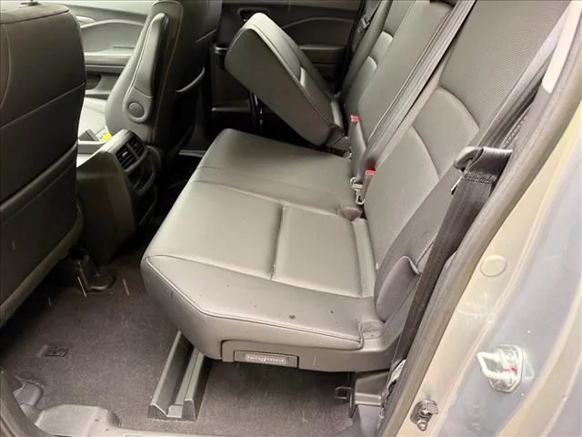 Used 2023 Silver Honda RTL image 13
