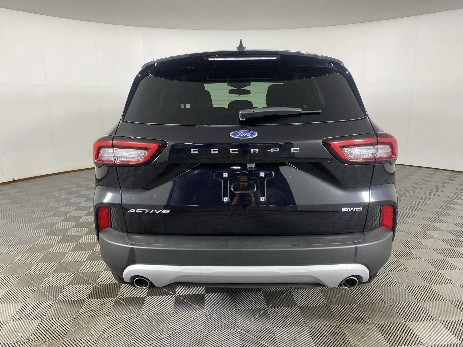 Used 2023 Agate Black Ford Active image 6