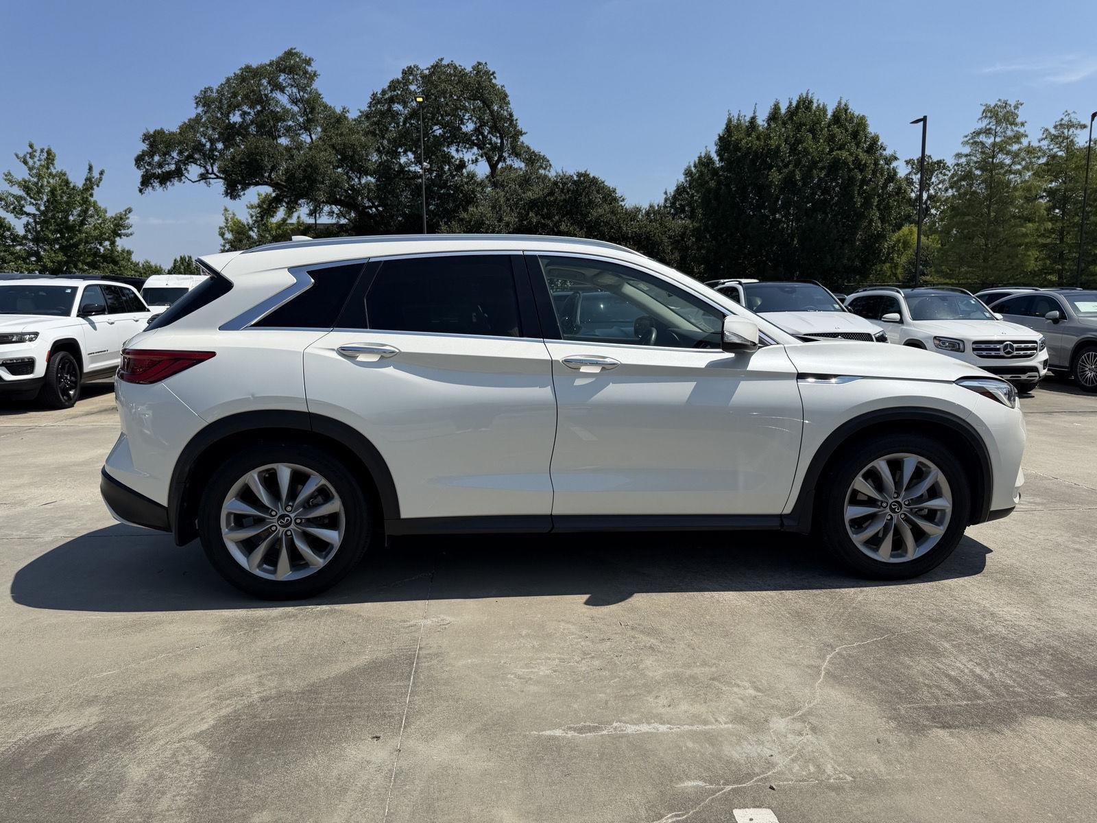 Used 2020 Majestic White INFINITI LUXE image 26