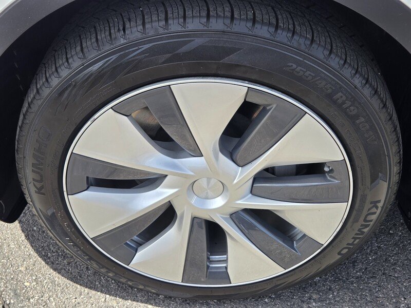 Used 2020  Tesla Long Range image 14
