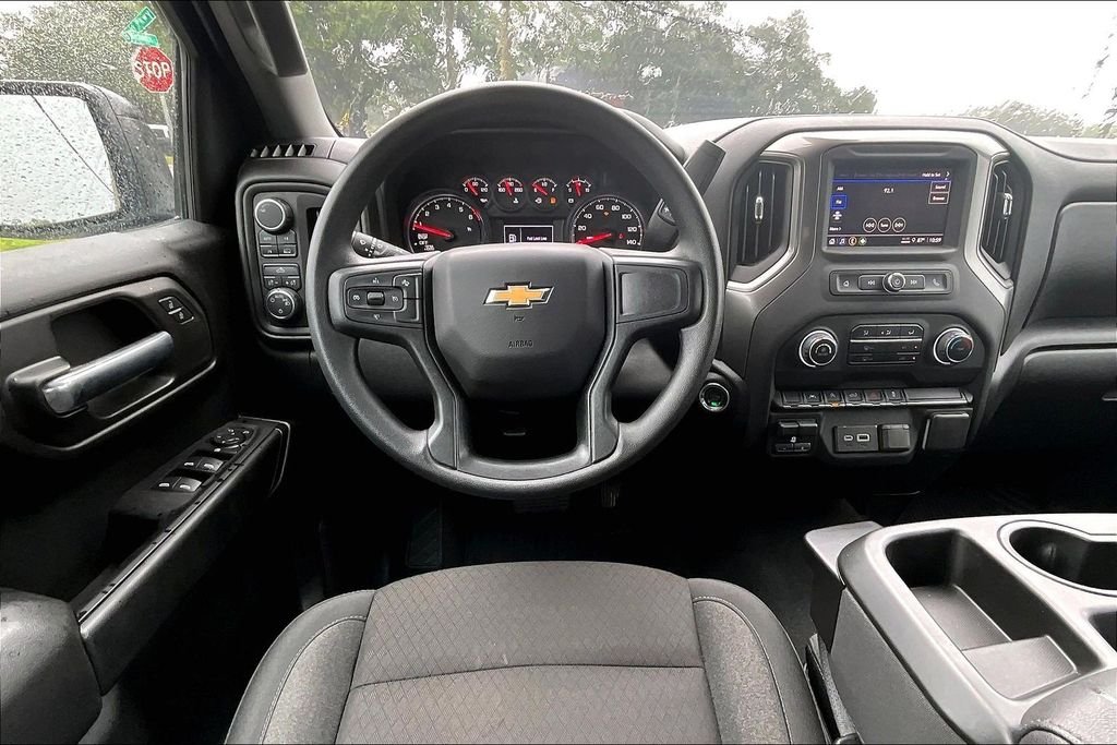 Used 2025 White Chevrolet Custom image 7