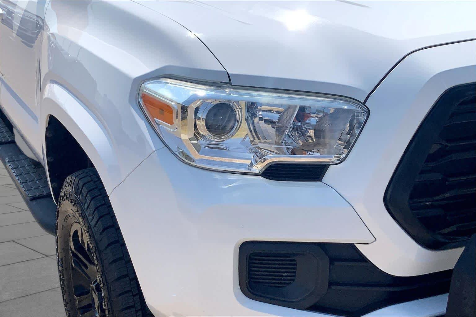 Used 2021 Super White Toyota SR5 image 28