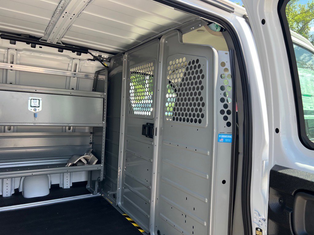 2025 GMC Savana Cargo Work Van - Photo 18