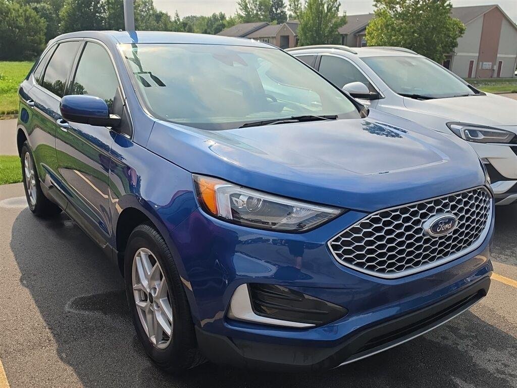 Used 2024 Blue Ford SEL image 2