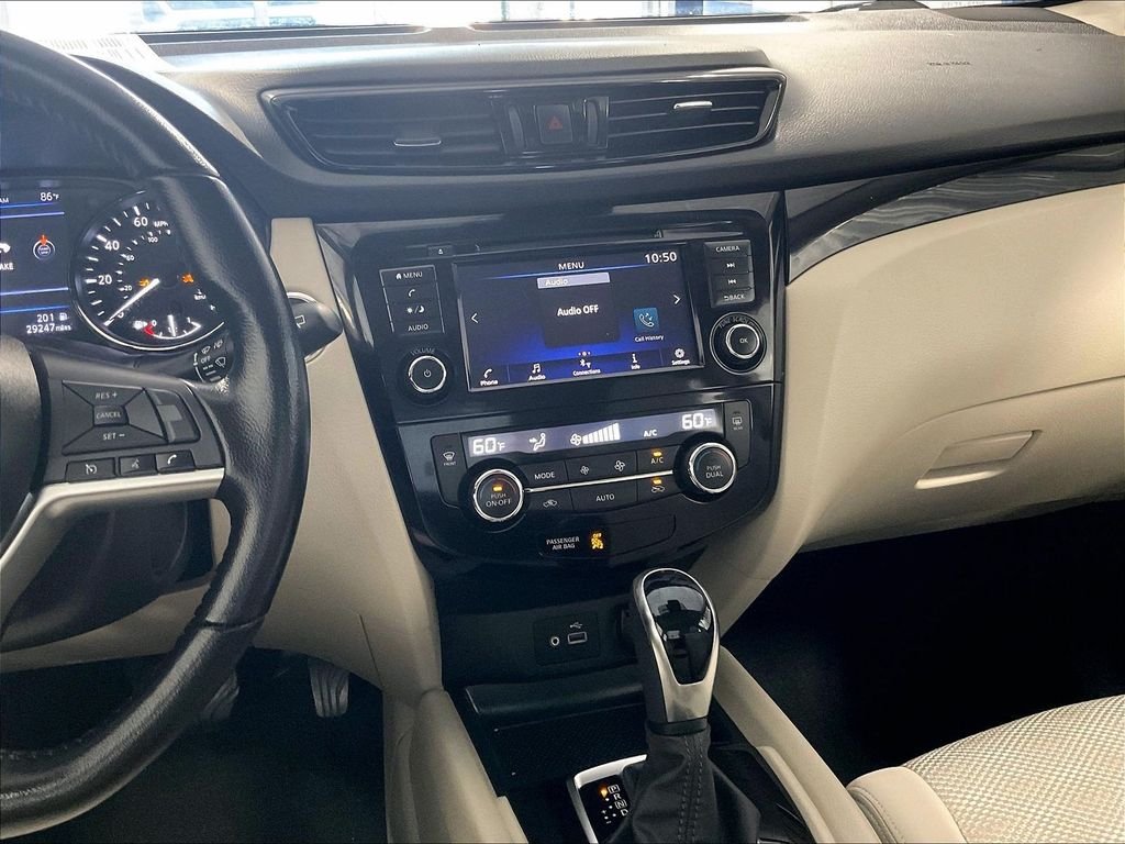 Used 2022 White Nissan SV image 18