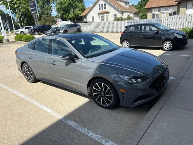 Used 2020 Gray Hyundai SEL Plus image 2