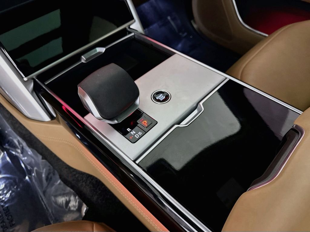 Certified Used 2025 Black Land Rover SE image 17