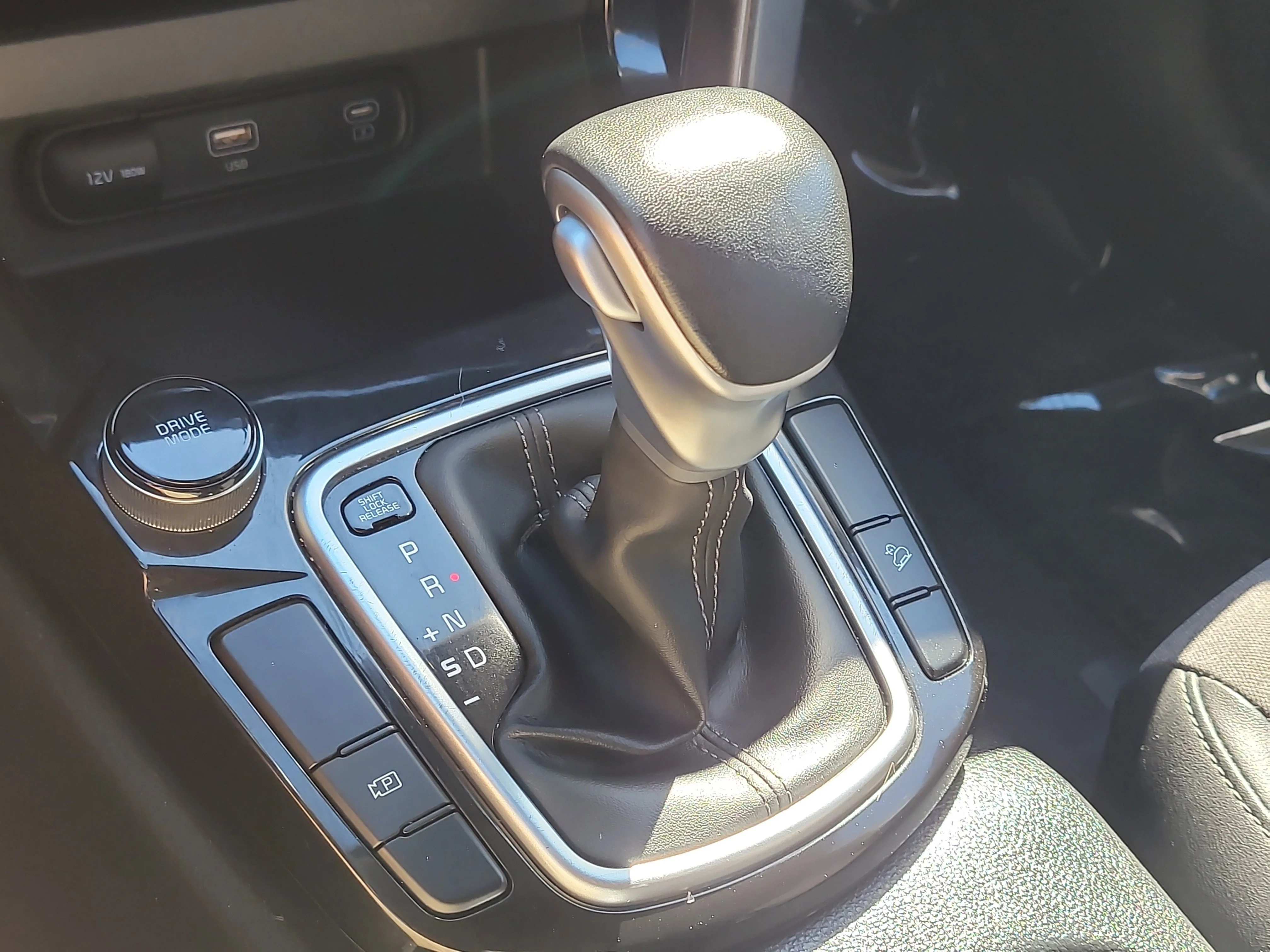 Used 2025 Gravity Gray Kia S image 26