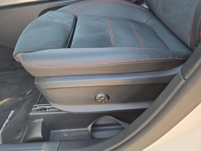 Certified Used 2024 White Mercedes-Benz GLB 250 image 28