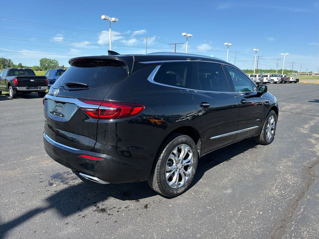 Used 2021 Black Buick Avenir image 5