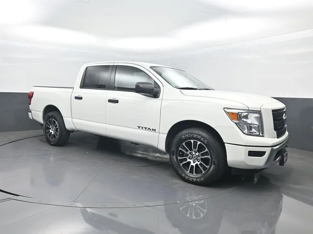 Used 2022 White Nissan SV image 38