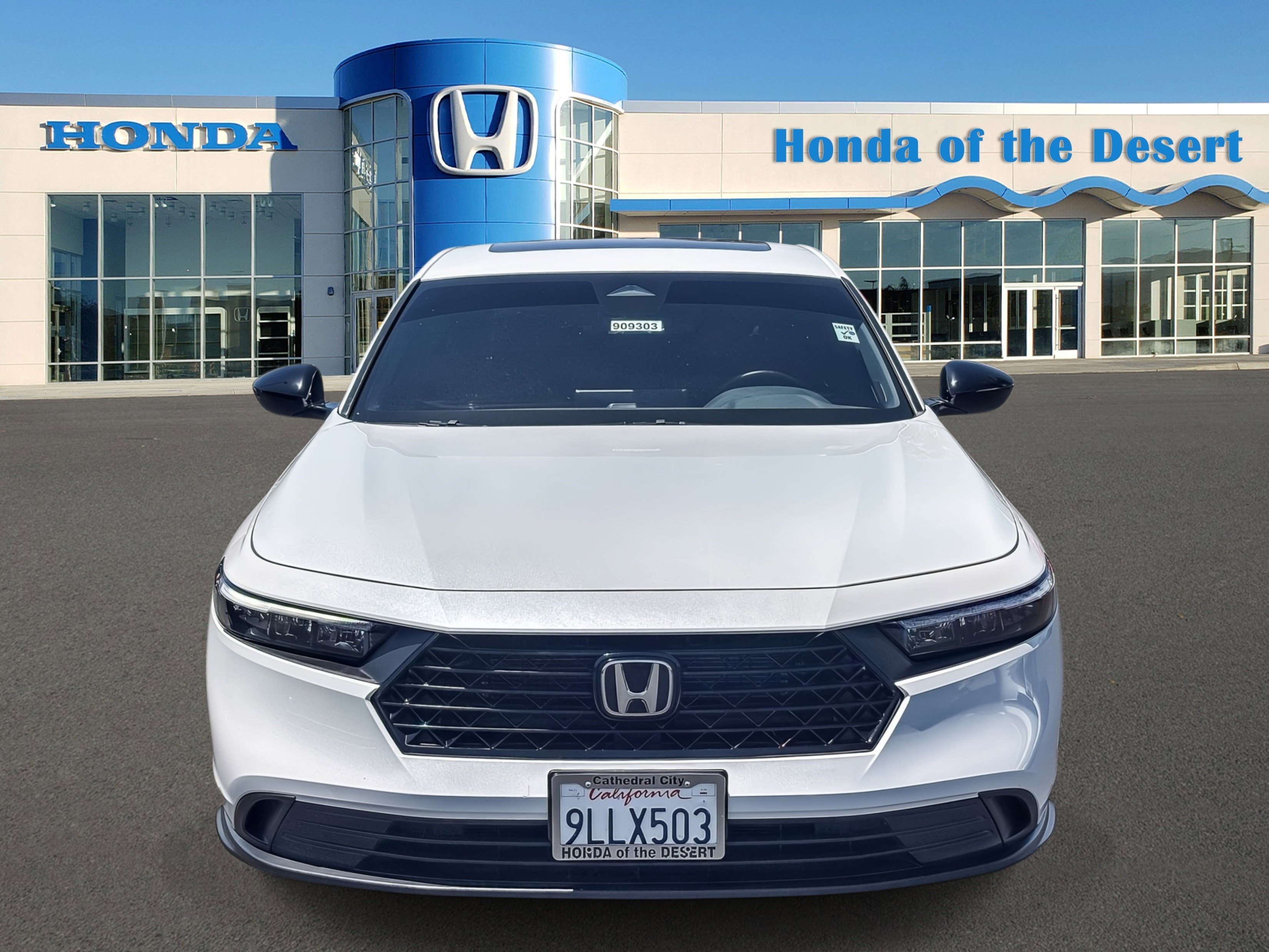 Used 2024  Honda Sport image 2