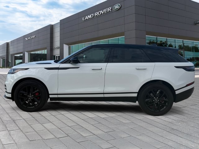Used 2024  Land Rover Dynamic SE image 2
