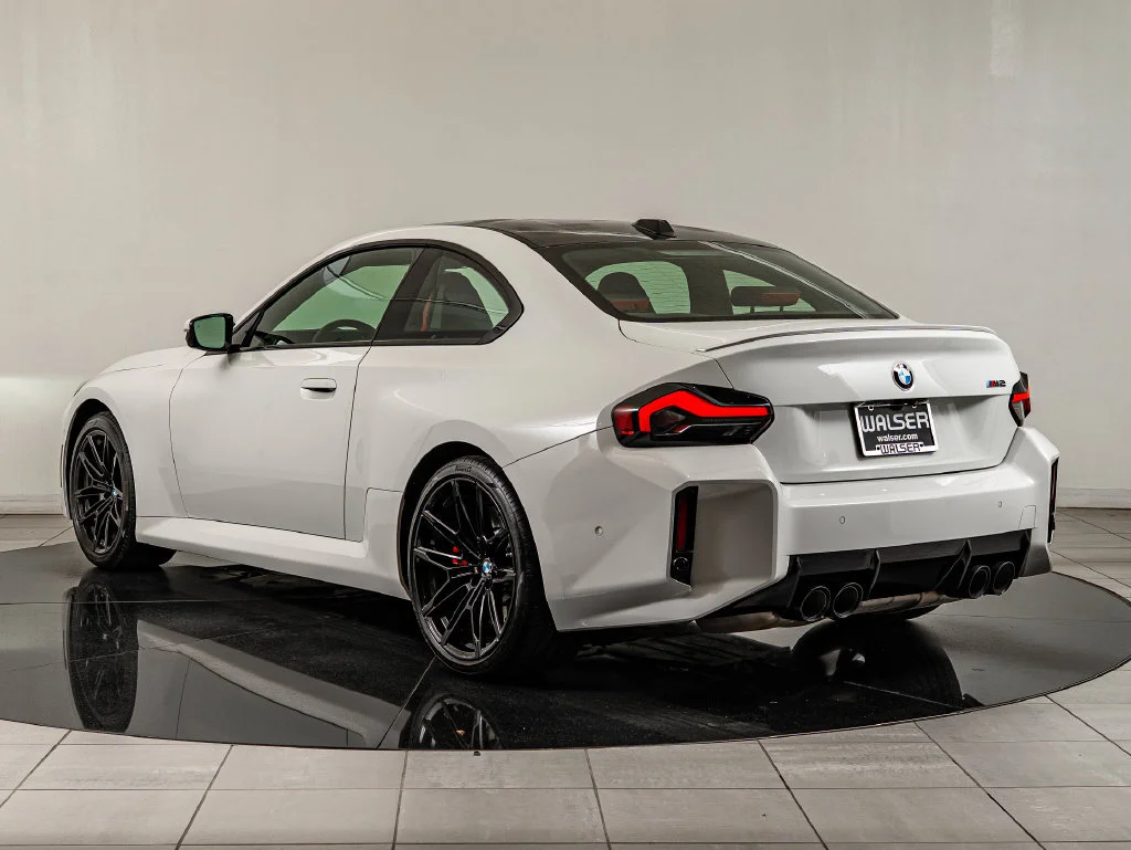 Used 2025 Alpine White BMW  image 7