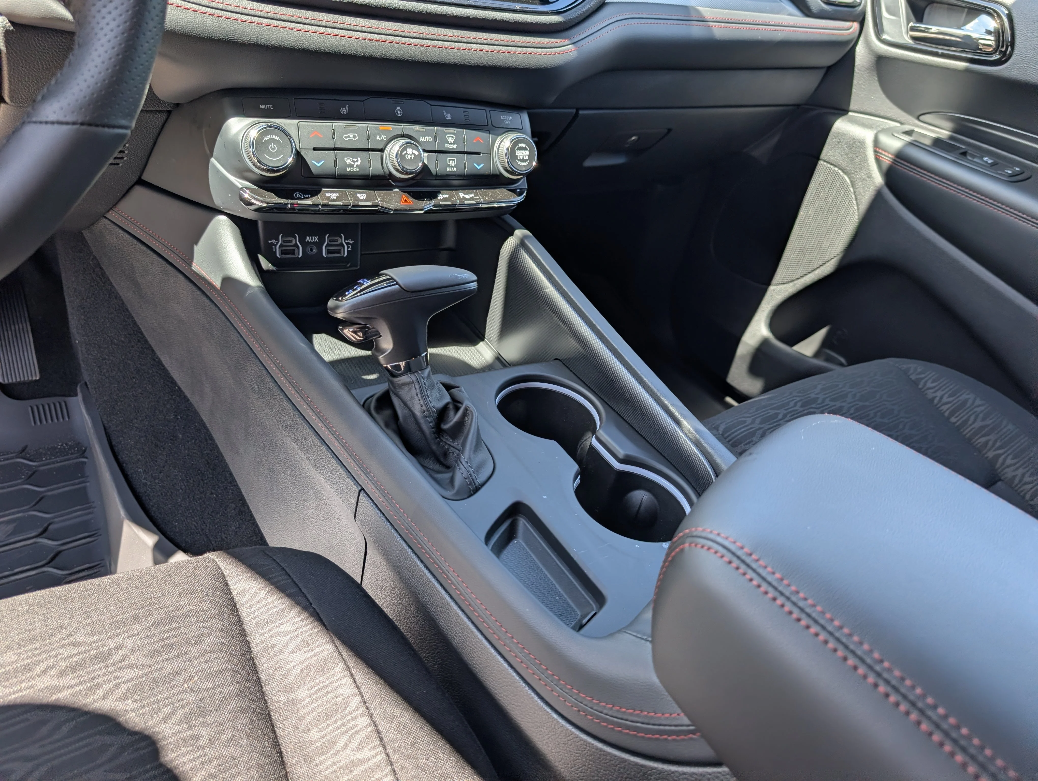 New 2026 White Knuckle Dodge SXT image 30