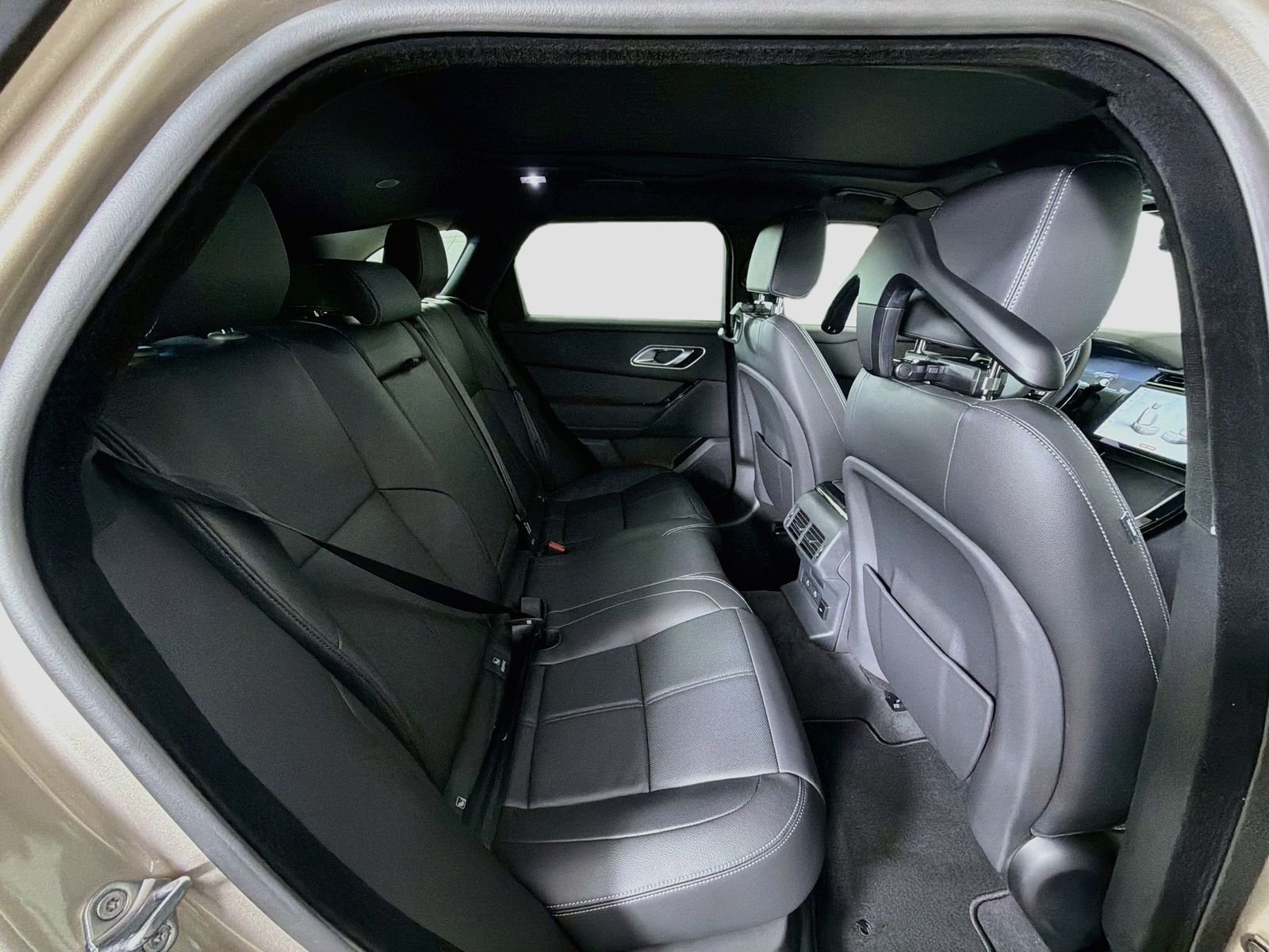 New 2026 Batumi Gold Land Rover Belgravia Edition image 30