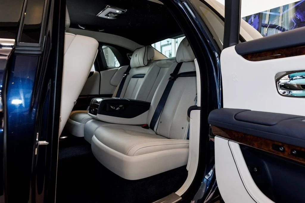 Used 2021 Midnight Sapphire Rolls-Royce  image 35