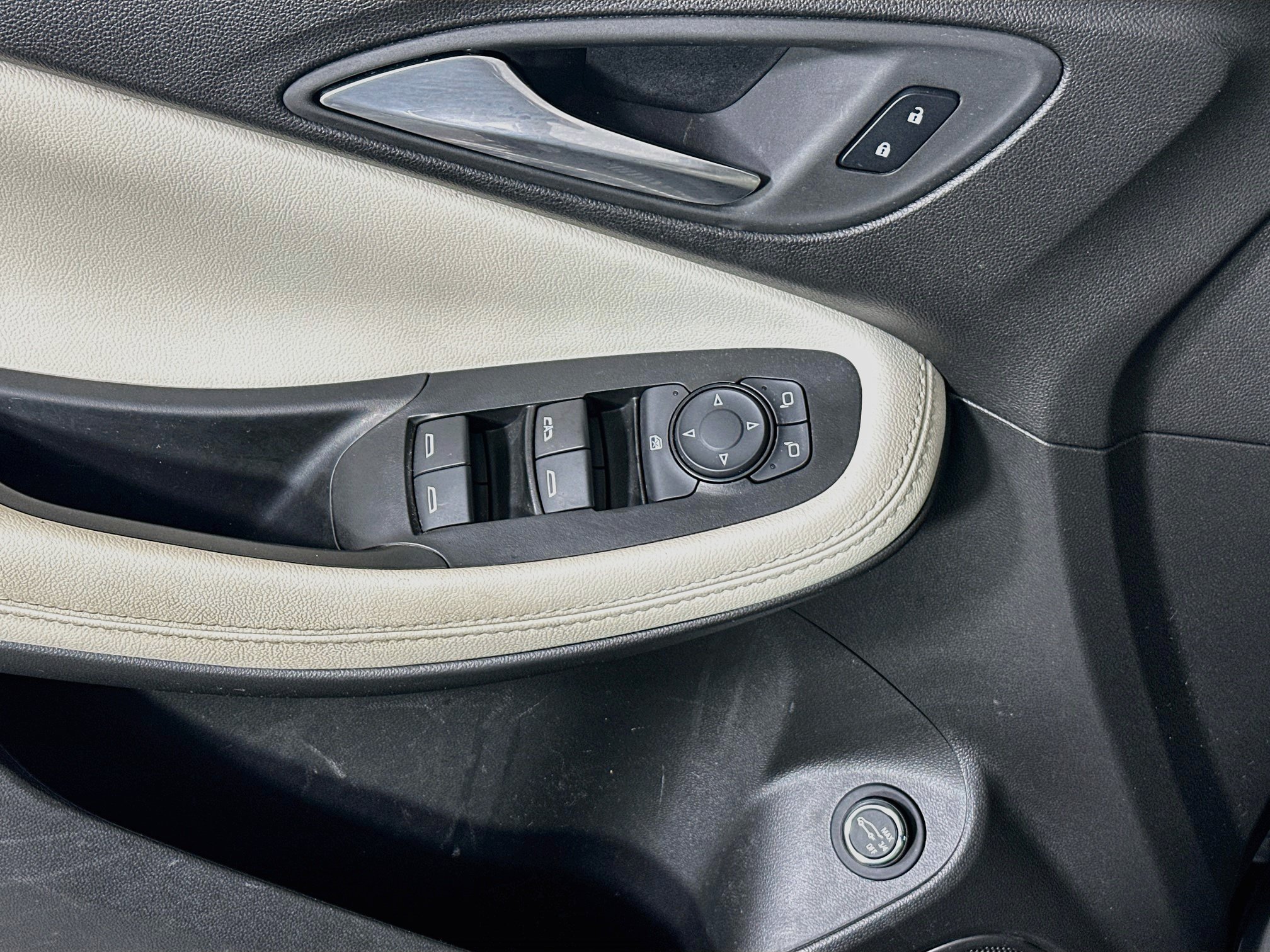 Used 2024 Moonstone Gray Metallic Buick Sport Touring image 14