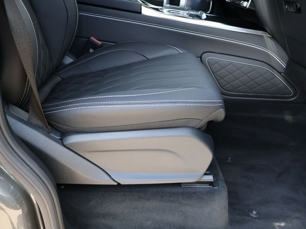 Used 2026 MANUFAKTUR Graphite Met Mercedes-Benz G 550 image 11