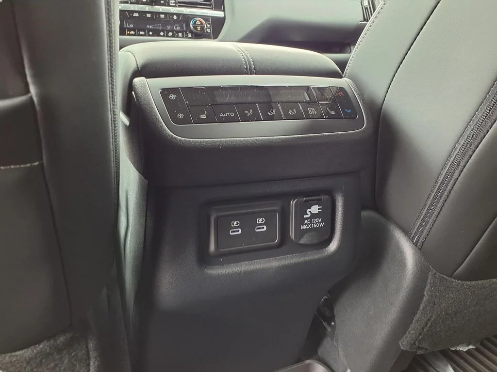 New 2026 Everest White Pearl TriCoat Nissan Platinum image 23