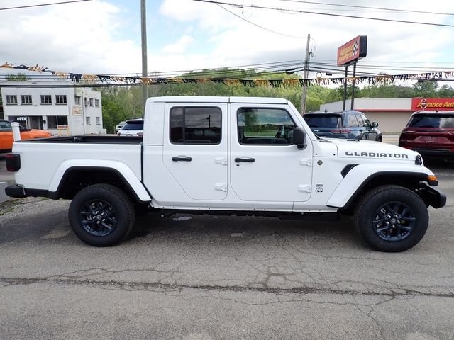 New 2026 Bright White Clear-Coat Exterior Paint Jeep 85th Anniversary Edition image 8