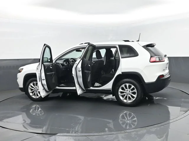 Certified Used 2020 Bright White Clearcoat Jeep Latitude image 30
