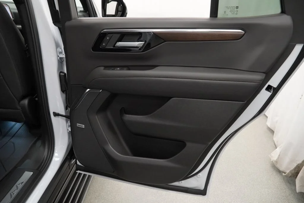 New 2026 Polar White Tricoat Chevrolet High Country image 31