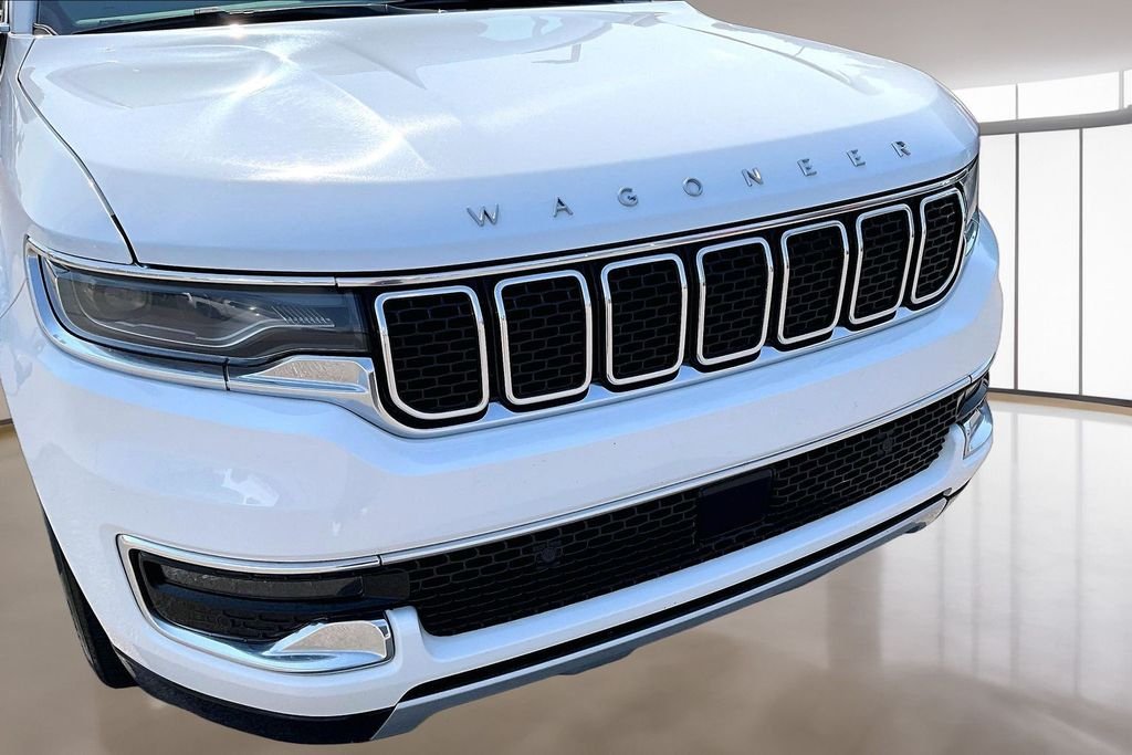 Used 2023 White Jeep Series II image 31