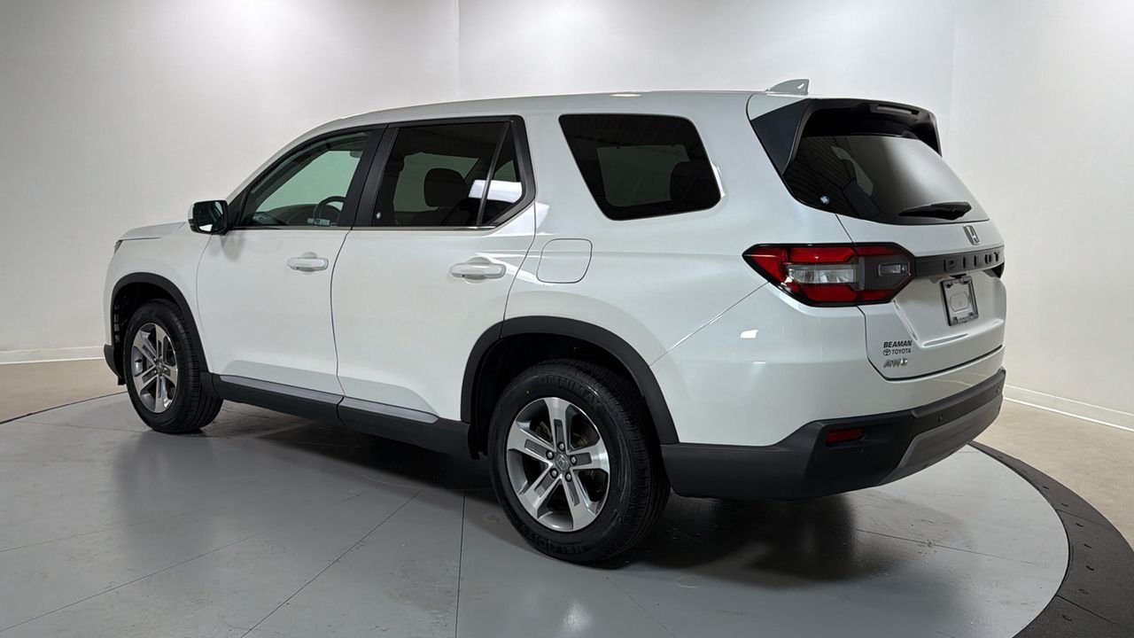 Used 2023 White Honda EX-L image 7
