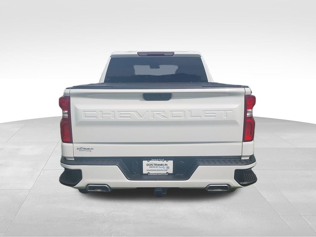 Used 2020 White Chevrolet Custom image 4